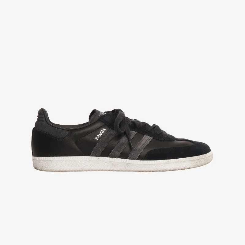 Carbon Sambas Artistic Men's Hand