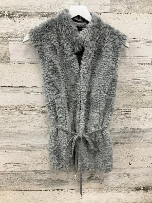 Vest Faux Fur & Sherpa By White House Black Market In Grey, Size: L Masculine Men's 